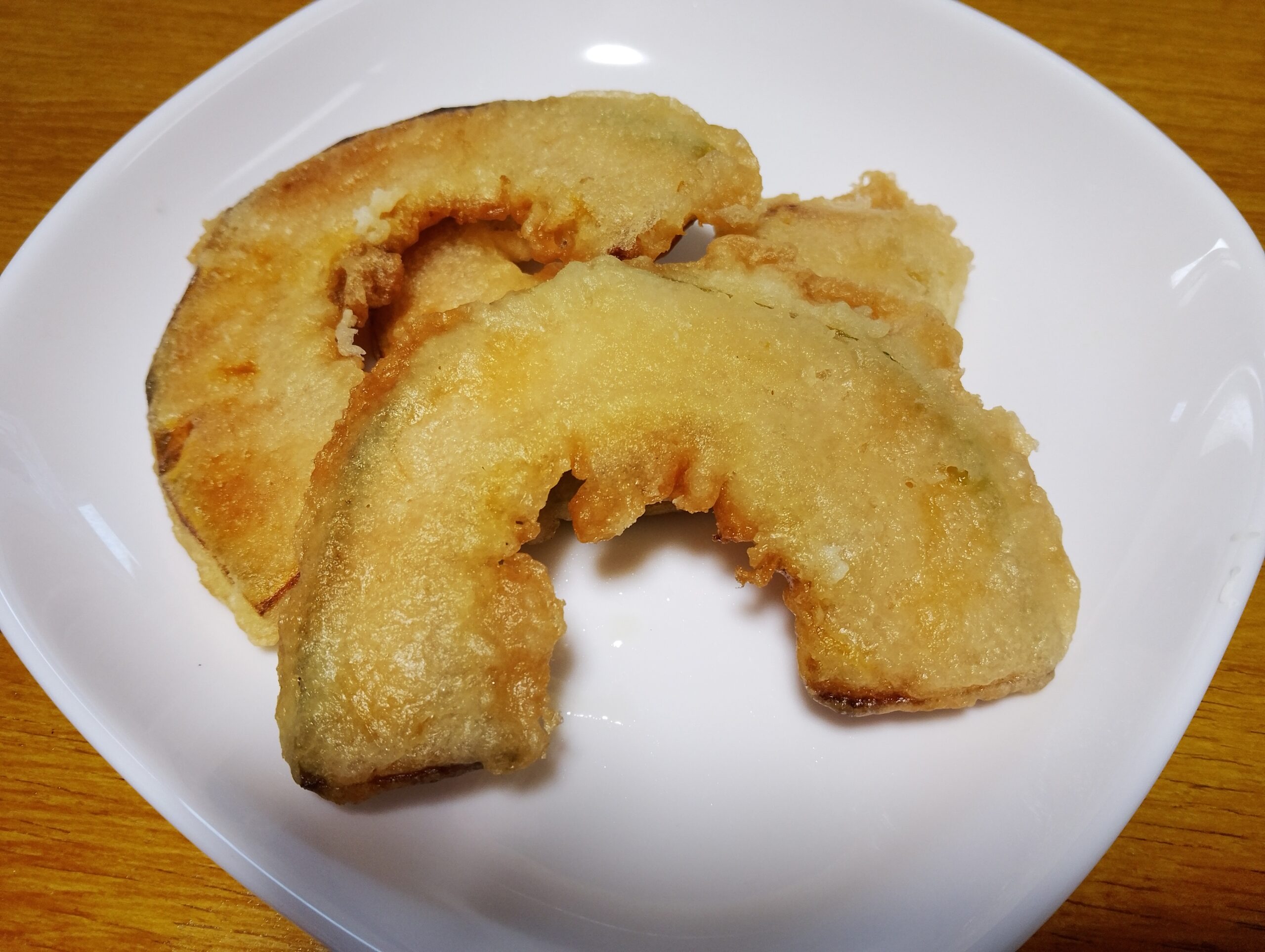 黒船ハマーを揚げない天ぷら粉で天ぷら風に調理したもの